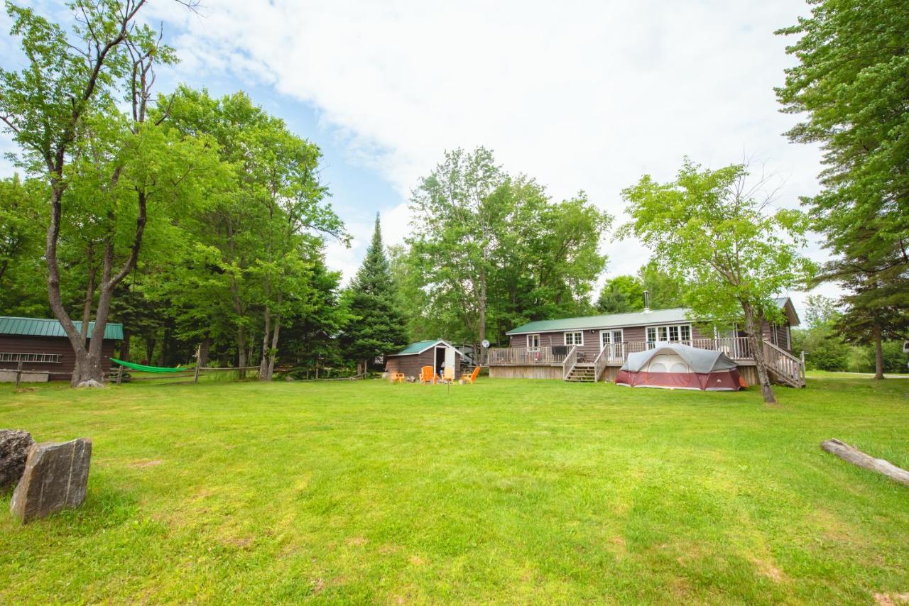 Beautiful 3 Bdrm + Bunkie Waterfront Cottage Near Gull Lake Minden Exterior foto